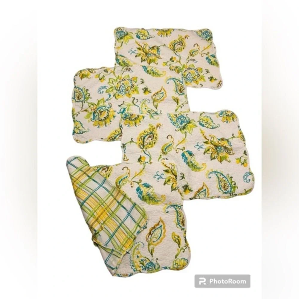 Cottage‎ Butter yellow set of 4 standard quilted pillow shams Scalloped floral